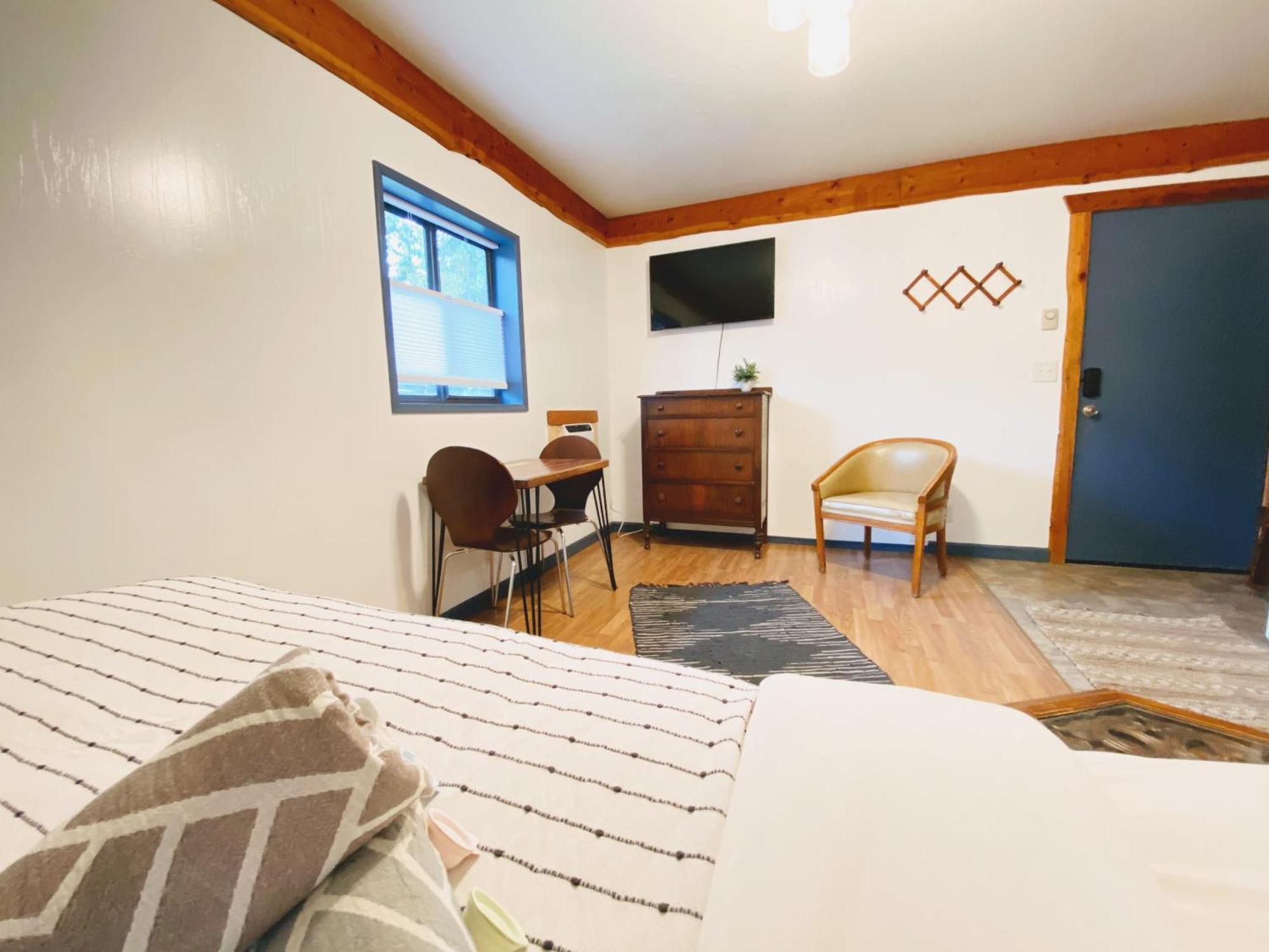 Flathead Lake Resort Woods Bay エクステリア 写真