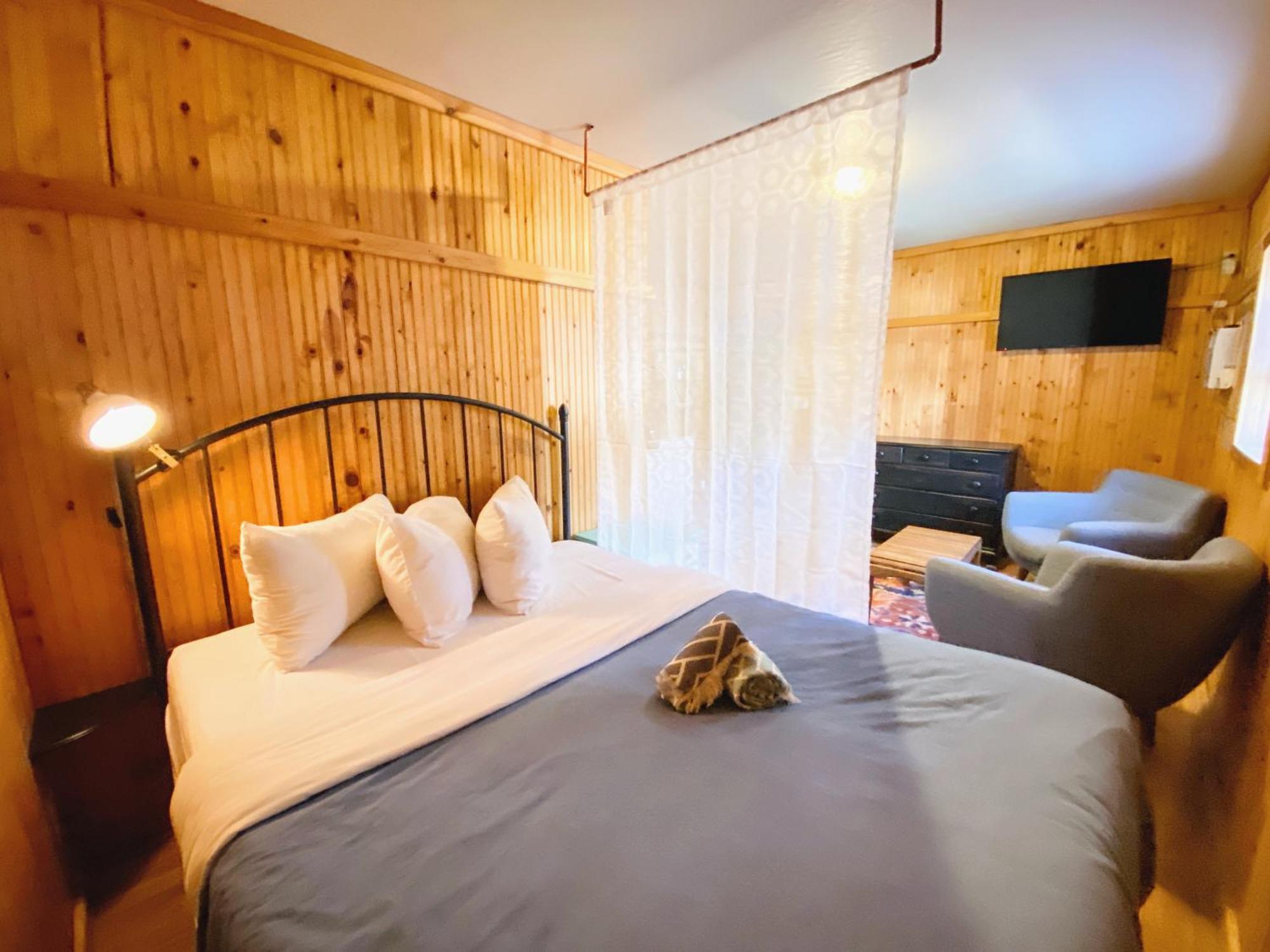 Flathead Lake Resort Woods Bay エクステリア 写真